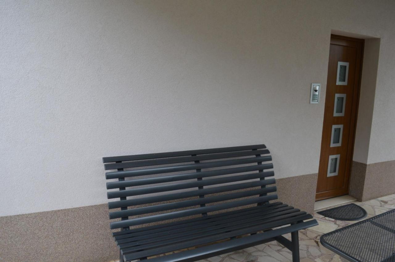 Soba Mira Apartment Макарска Екстериор снимка