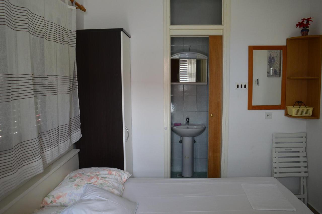 Soba Mira Apartment Макарска Екстериор снимка